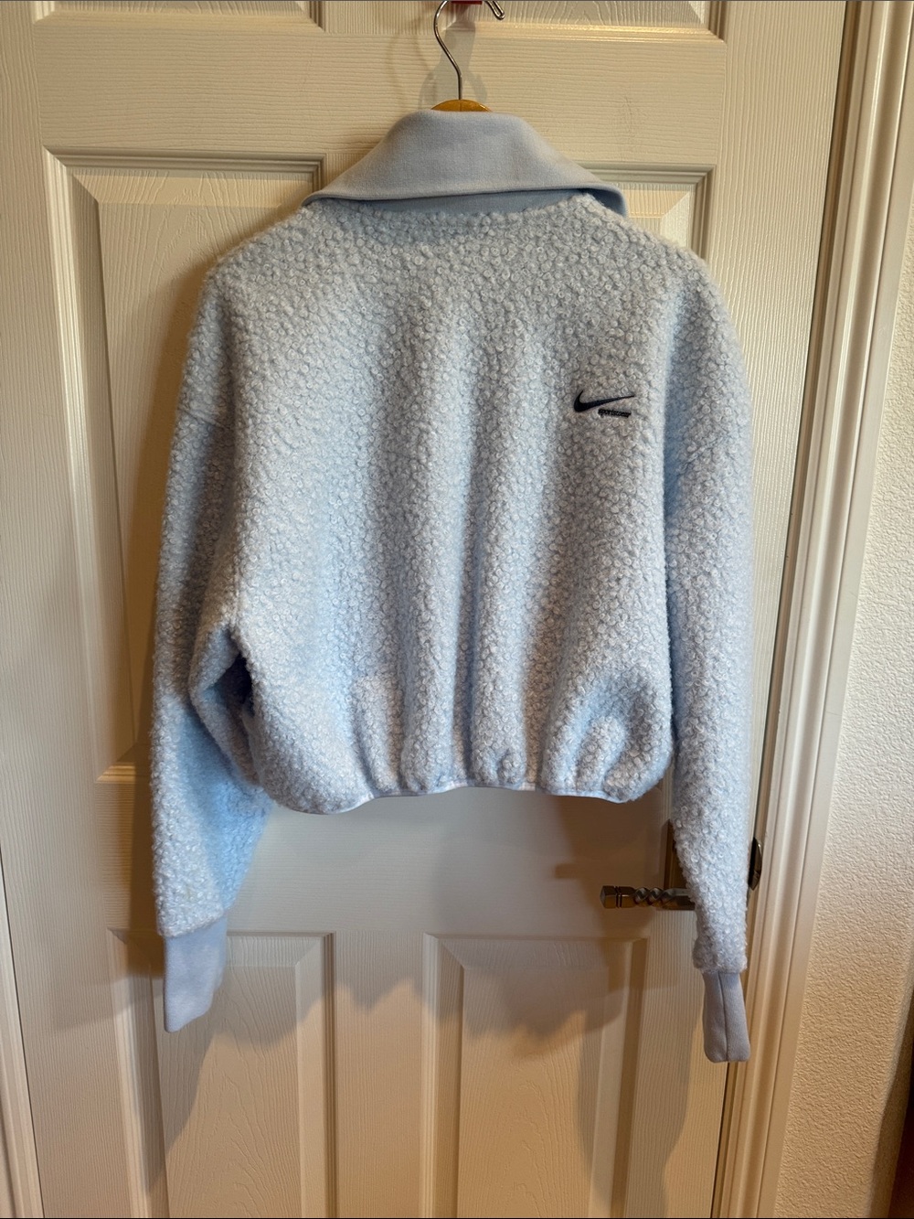 Nike Light Blue Sherpa Cropped Half-Zip Pullover. Worn once. - Picture 8 of 8